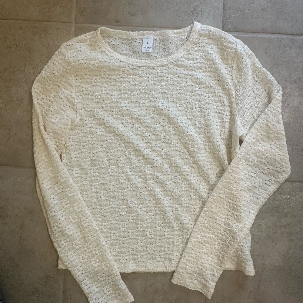 Old Navy Cream Long Sleeve Tee